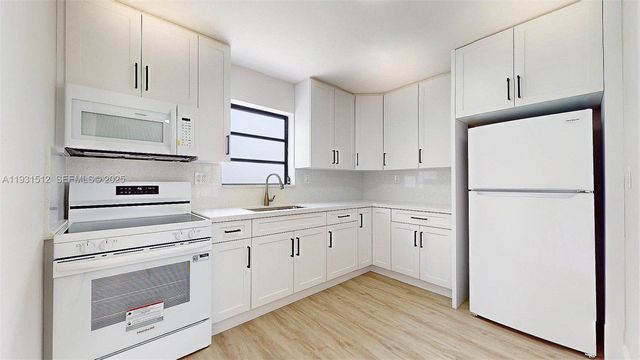 1676 W 42nd St 1676, Hialeah, FL 33012