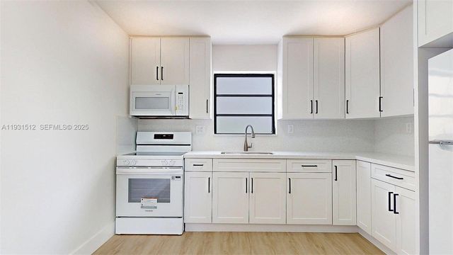 1676 W 42nd St 1676, Hialeah, FL 33012