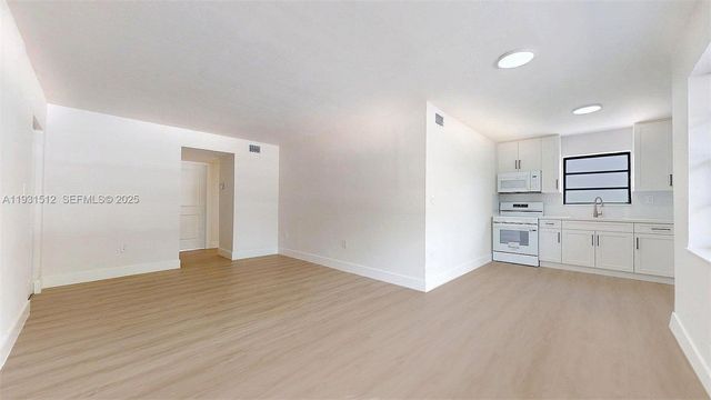 1676 W 42nd St 1676, Hialeah, FL 33012