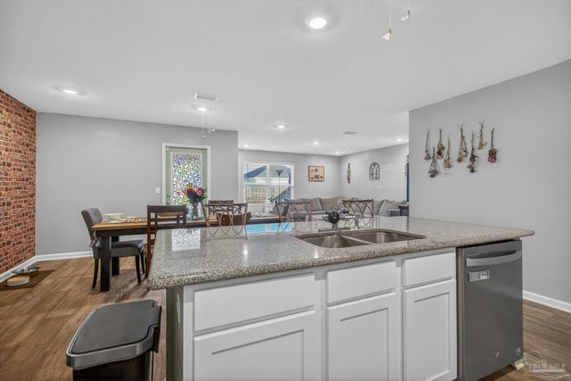 5578 Galahad Trl, Milton, FL 32583