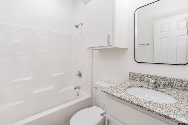 240 Elm St, Winona, TX 75792