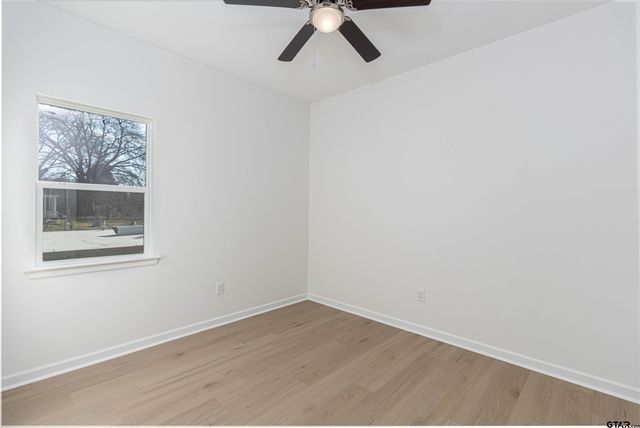 240 Elm St, Winona, TX 75792