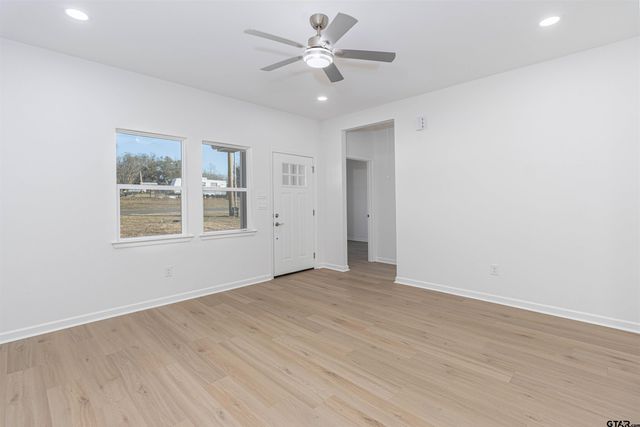 240 Elm St, Winona, TX 75792