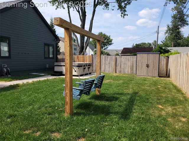 26514 Barrington Street E, Madison Heights, MI 48071