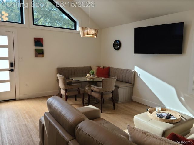 26514 Barrington Street E, Madison Heights, MI 48071