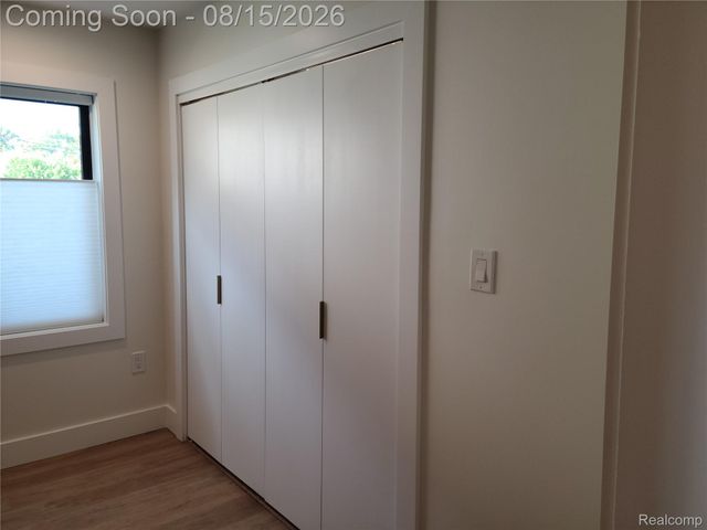 26514 Barrington Street E, Madison Heights, MI 48071
