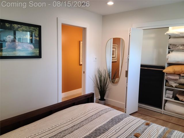 26514 Barrington Street E, Madison Heights, MI 48071