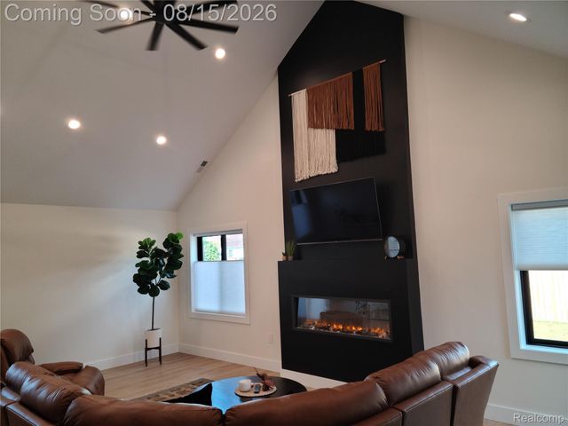 26514 Barrington Street E, Madison Heights, MI 48071