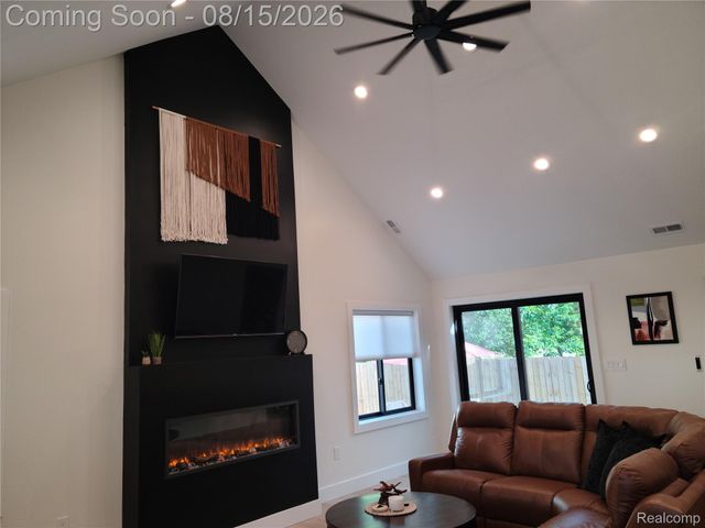 26514 Barrington Street E, Madison Heights, MI 48071