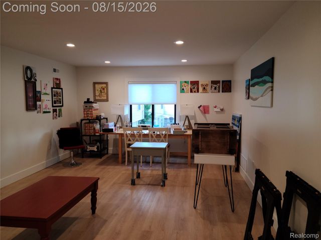 26514 Barrington Street E, Madison Heights, MI 48071
