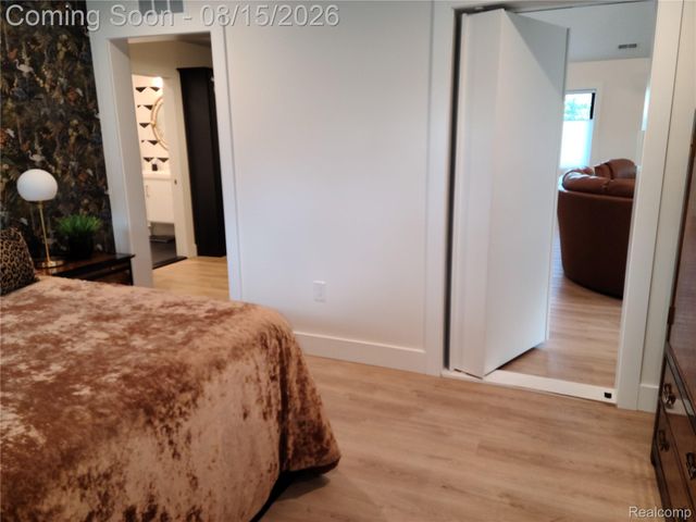 26514 Barrington Street E, Madison Heights, MI 48071