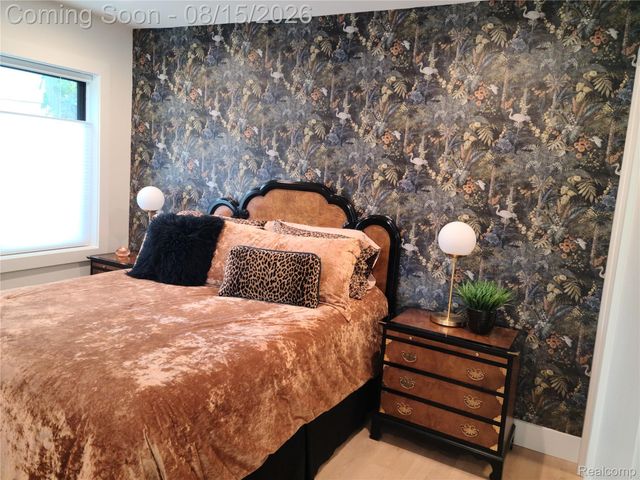 26514 Barrington Street E, Madison Heights, MI 48071