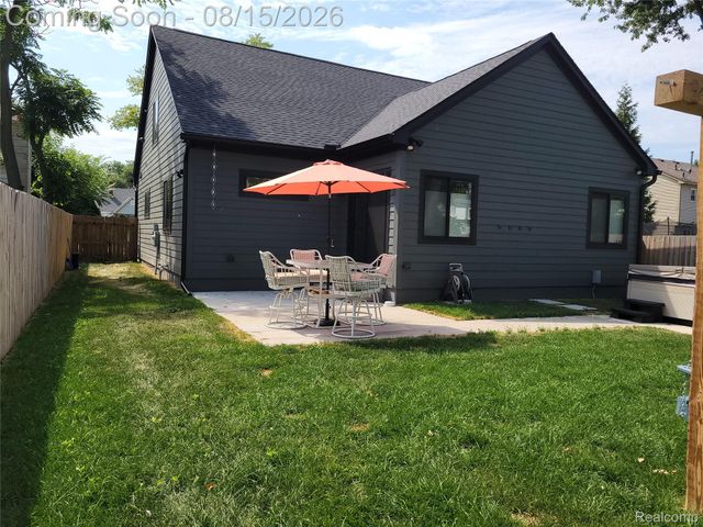 26514 Barrington Street E, Madison Heights, MI 48071