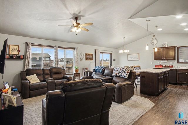 612 Prairieside Trl Trail, Harrisburg, SD 57032