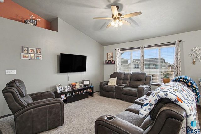 612 Prairieside Trl Trail, Harrisburg, SD 57032