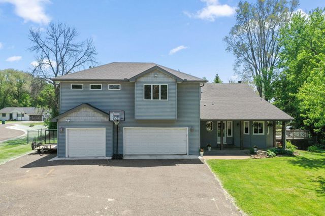 1590 Goose Lake Road, Gem Lake, MN 55110