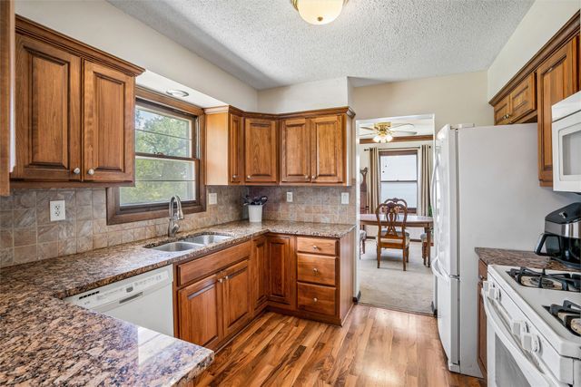 2501 Pleasant Street, West Des Moines, IA 50266