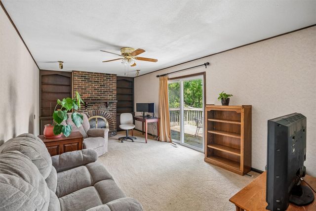 2501 Pleasant Street, West Des Moines, IA 50266