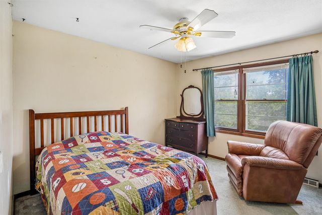 2501 Pleasant Street, West Des Moines, IA 50266