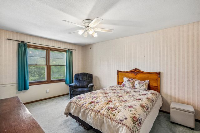 2501 Pleasant Street, West Des Moines, IA 50266