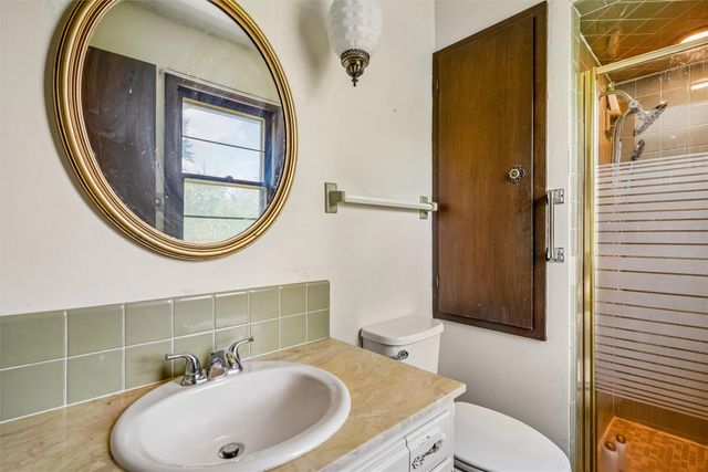 2501 Pleasant Street, West Des Moines, IA 50266