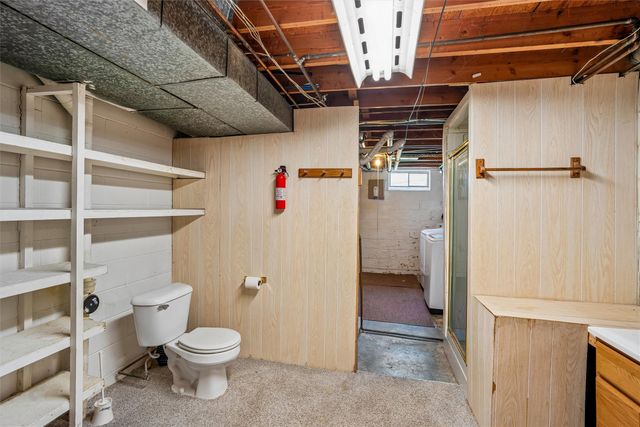 2501 Pleasant Street, West Des Moines, IA 50266