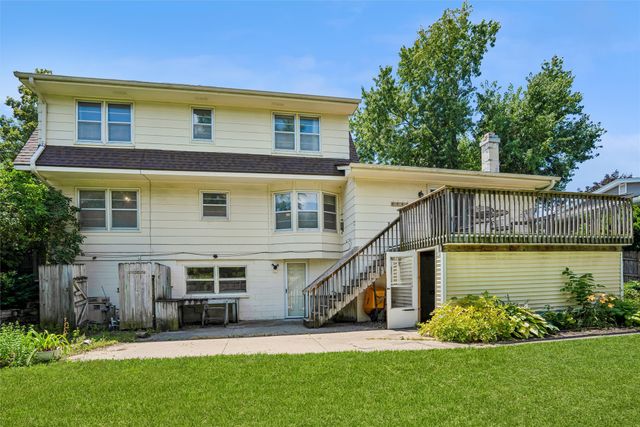2501 Pleasant Street, West Des Moines, IA 50266