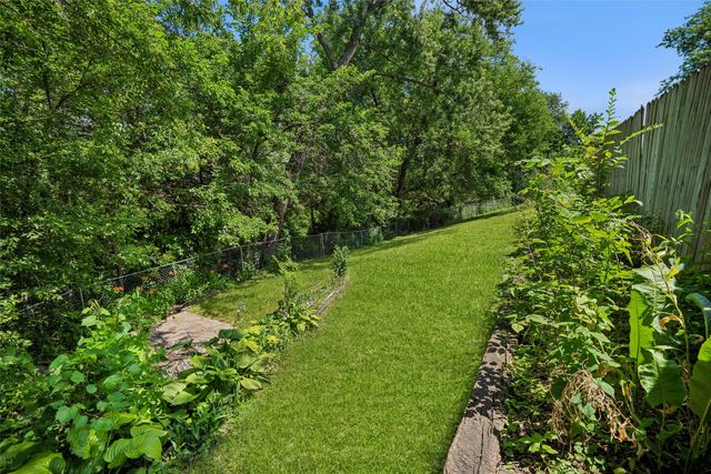 2501 Pleasant Street, West Des Moines, IA 50266