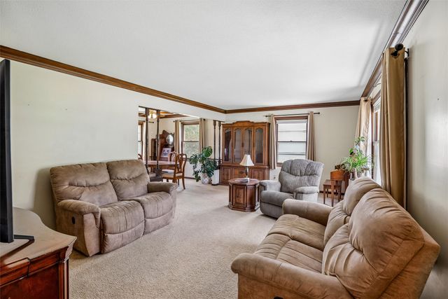 2501 Pleasant Street, West Des Moines, IA 50266