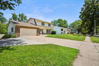 2501 Pleasant Street, West Des Moines, IA 50266