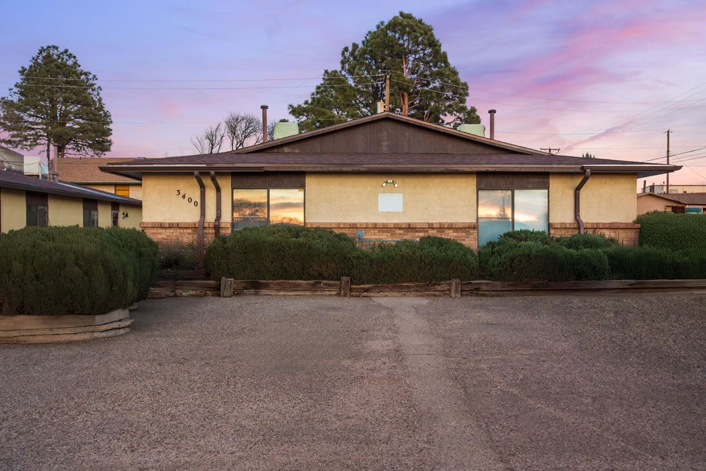 Image 3 of property listing at 3400 Wellesley Drive NE, Albuquerque, NM 87107