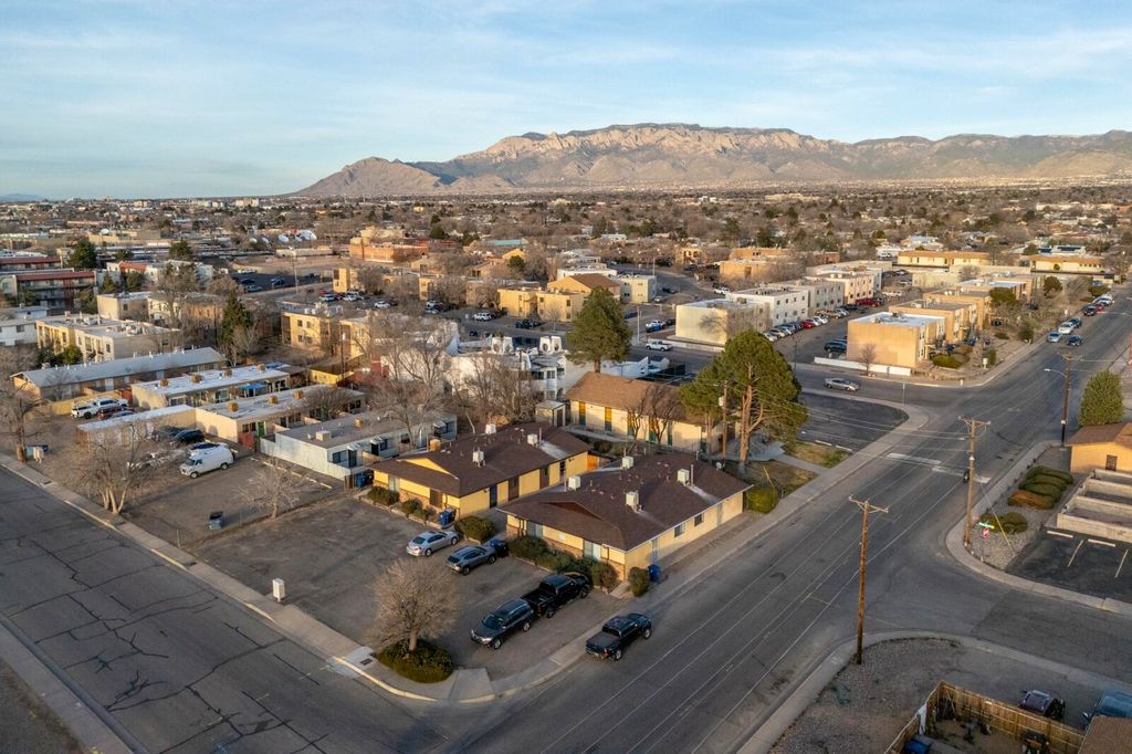 Image 39 of property listing at 3400 Wellesley Drive NE, Albuquerque, NM 87107