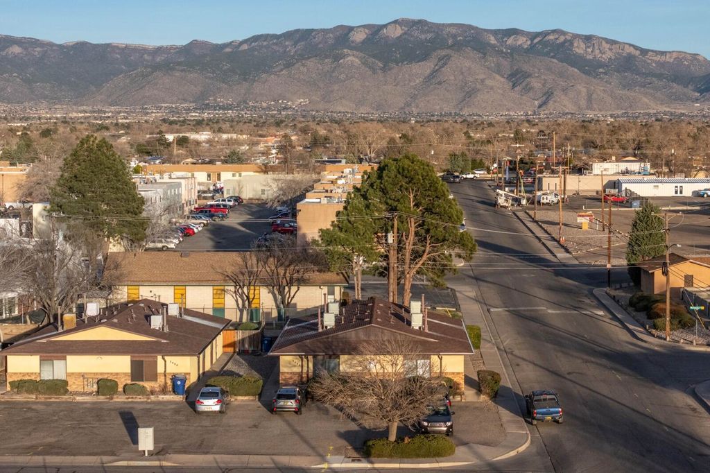 Image 45 of property listing at 3400 Wellesley Drive NE, Albuquerque, NM 87107