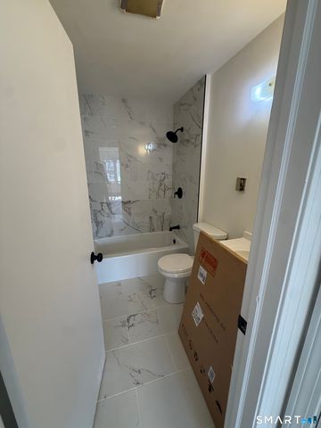 14 Averill Place 8, Branford, CT 06405