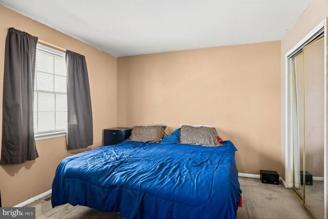 2 VERNON CT, Sicklerville, NJ 08081