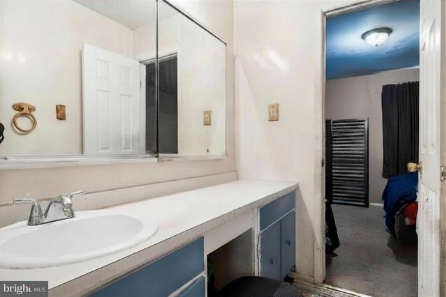 2 VERNON CT, Sicklerville, NJ 08081
