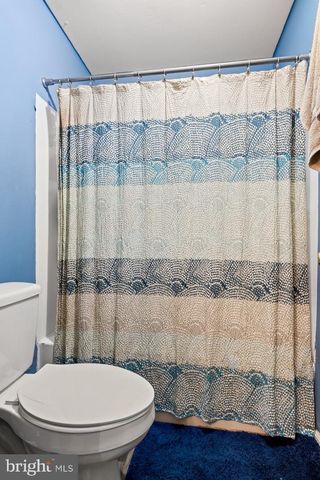 2 VERNON CT, Sicklerville, NJ 08081