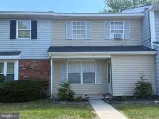 2 VERNON CT, Sicklerville, NJ 08081