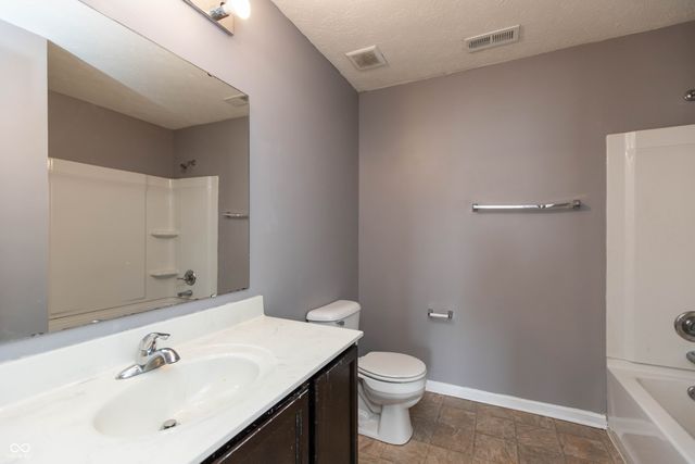 2471 Cabin Hill Road, Indianapolis, IN 46229