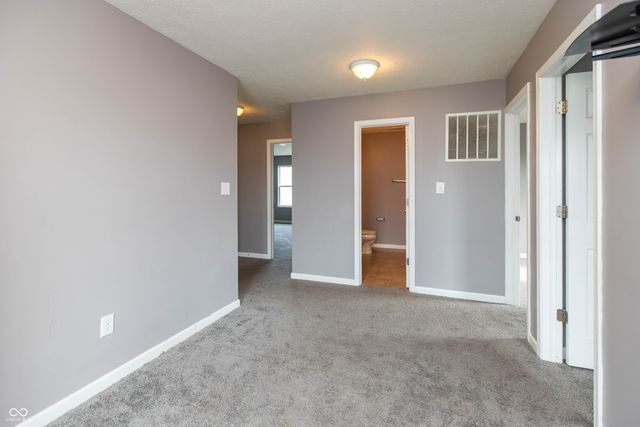 2471 Cabin Hill Road, Indianapolis, IN 46229