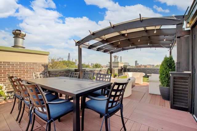 1500 W HURON Street C, Chicago, IL 60642