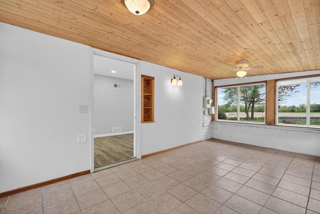 11907 254th AVENUE, Trevor, WI 53179