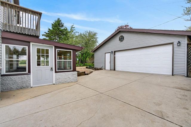 11907 254th AVENUE, Trevor, WI 53179