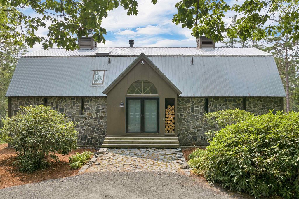 729 Olde Farm Road, Grantham, NH 03753
