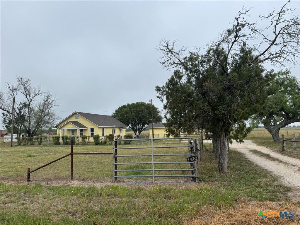 1451 Old Seguin Luling Road, Seguin, TX 78155