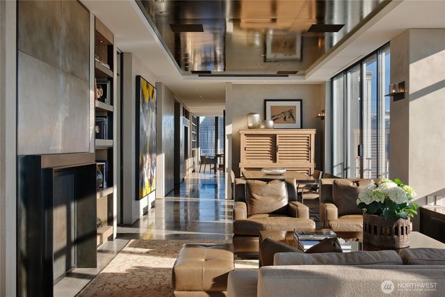 2125 1st Avenue #3202, Seattle, WA 98121