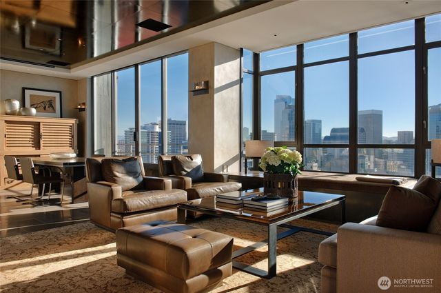 2125 1st Avenue #3202, Seattle, WA 98121