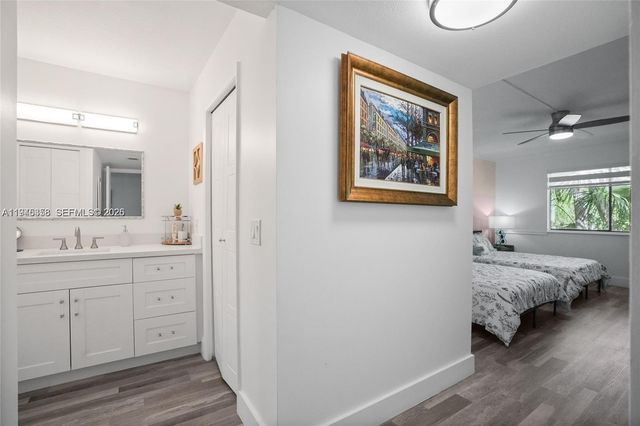 380 Racquet Club Rd 204, Weston, FL 33326