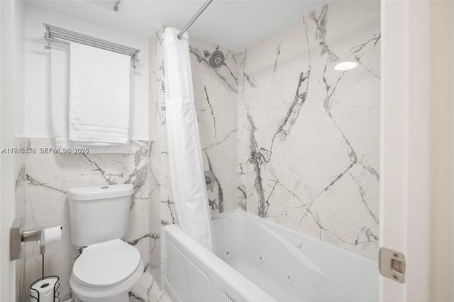 380 Racquet Club Rd 204, Weston, FL 33326