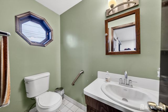 14 Carteret Street, Port Reading, NJ 07064
